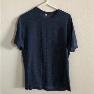 Lululemon t shirt